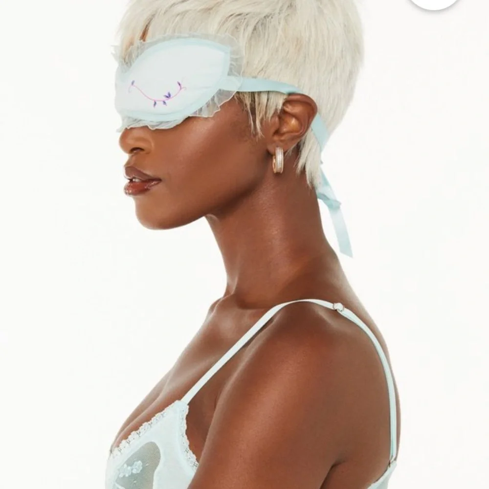 Cat Nap Eye Mask Savage X Fenty seashell blue